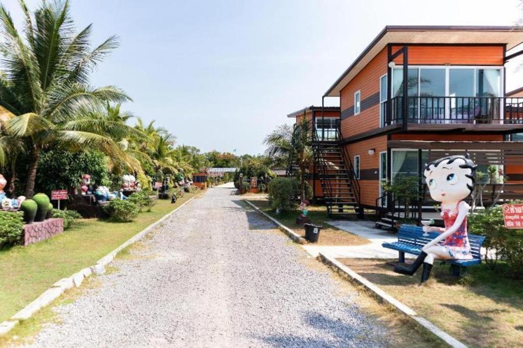 קו לנטה Oyo 755 Rattana Resort מראה חיצוני תמונה