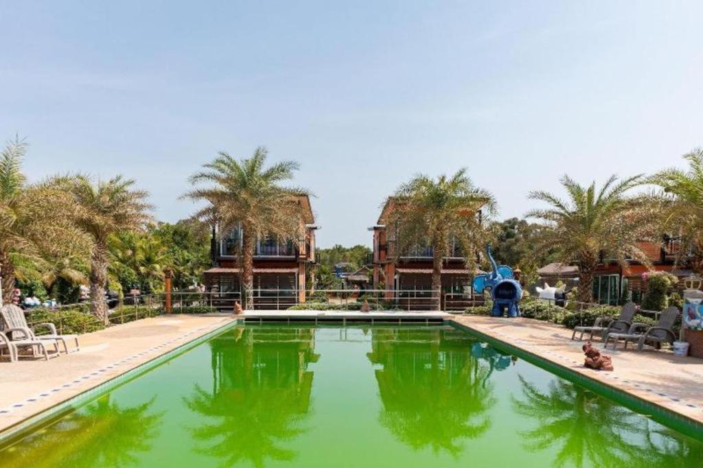 קו לנטה Oyo 755 Rattana Resort מראה חיצוני תמונה