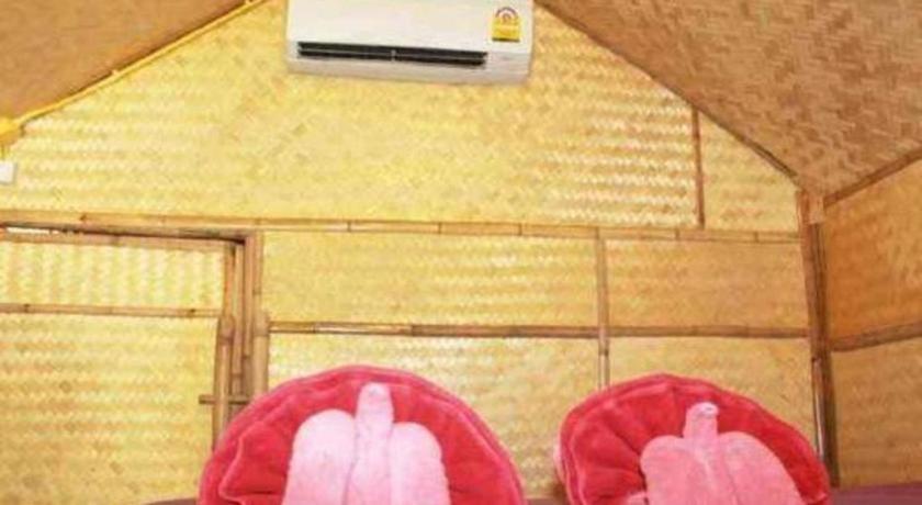 קו לנטה Oyo 755 Rattana Resort מראה חיצוני תמונה